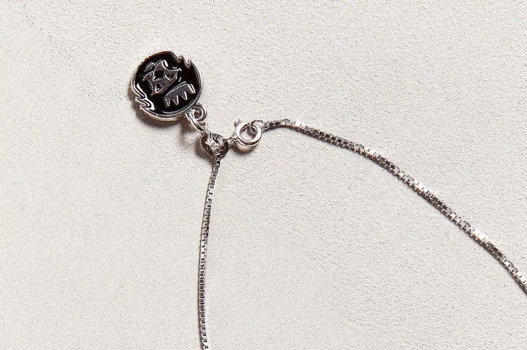 潮闻快食Champion推出金链设计!MMW曝光ALYX最新鞋款