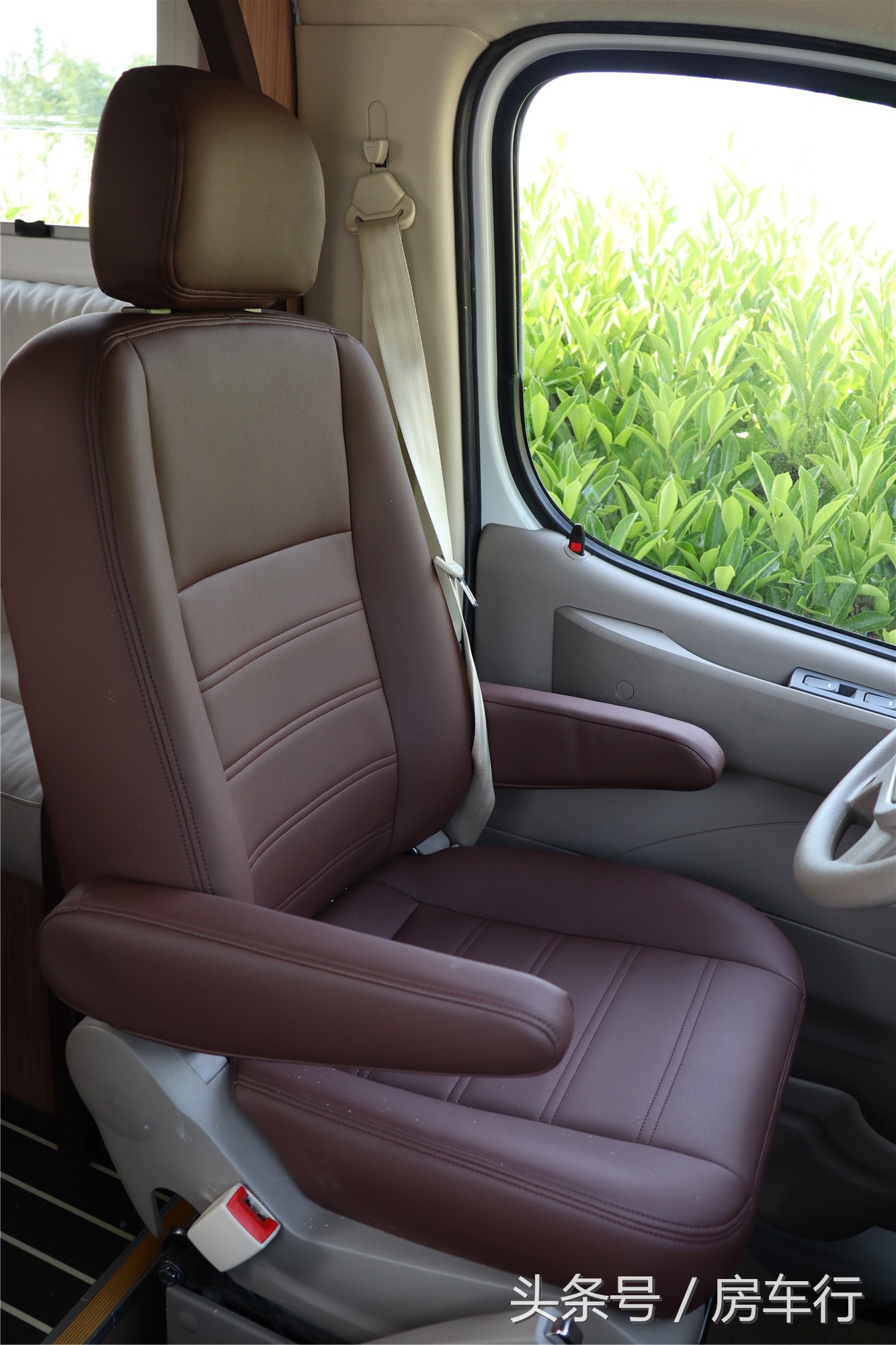 大通c型房车价目表,最便宜的9万8c型房车来了