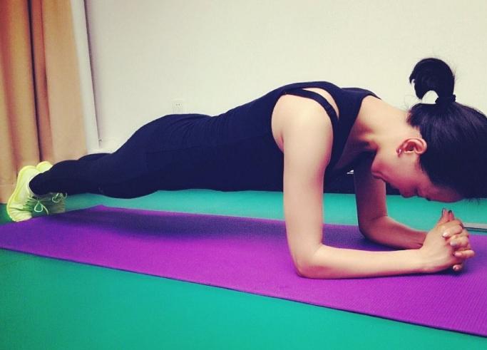 平板支撑锻炼什么,平板支撑怎么做