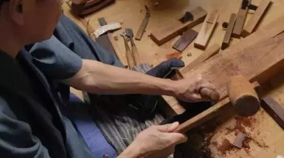 床不离七棺不离八桌不离九柜,床不离七棺不离八