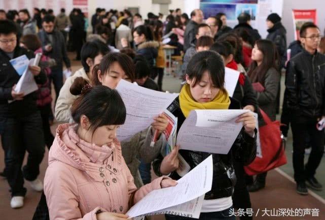 面试官：用3个9组成一个最大的数？回答9的99次方被淘汰