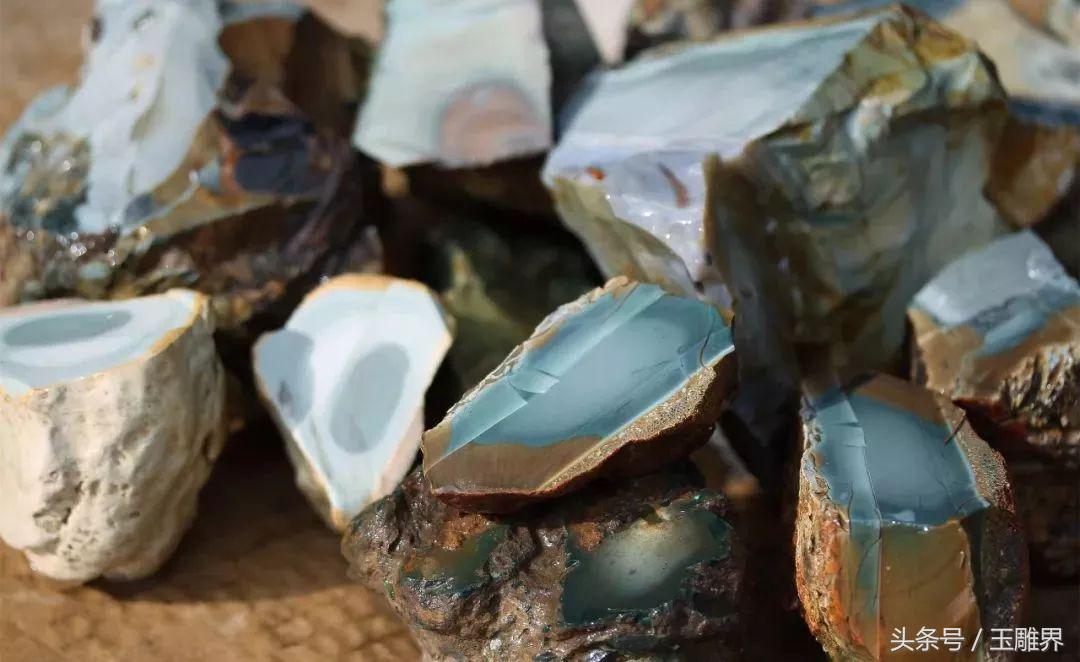 戈壁滩石头雕刻精品,戈壁奇石打磨