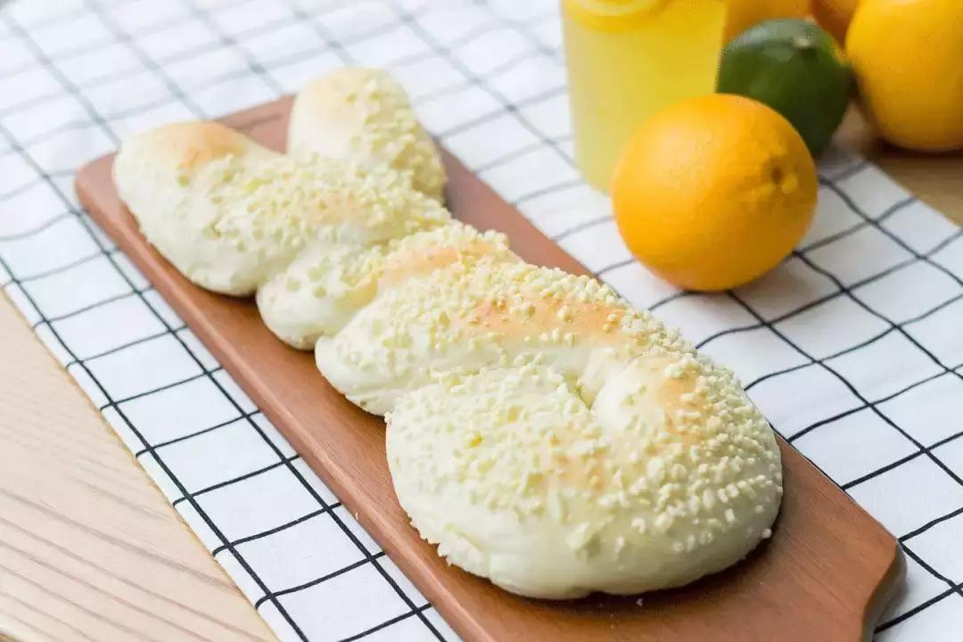 邂逅「麓谷小镇」，遇见软欧包与新派茶的小幸运