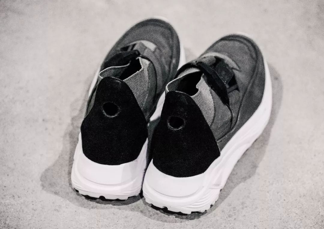 潮闻快食知名鞋店Solebox要求买家上脚离店!