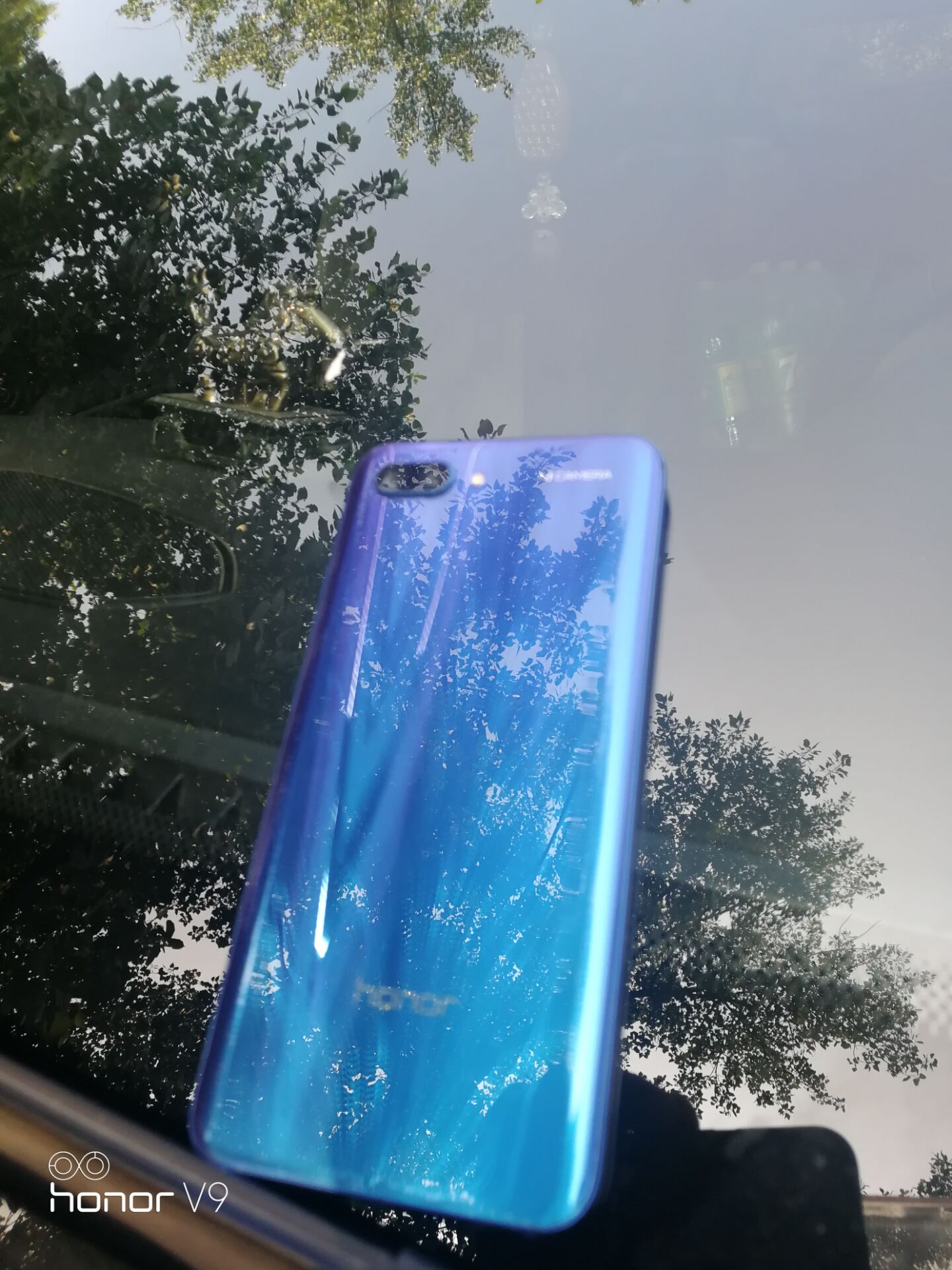 荣耀10和荣耀90哪个值得入手,荣耀v9和荣耀10哪个值得买