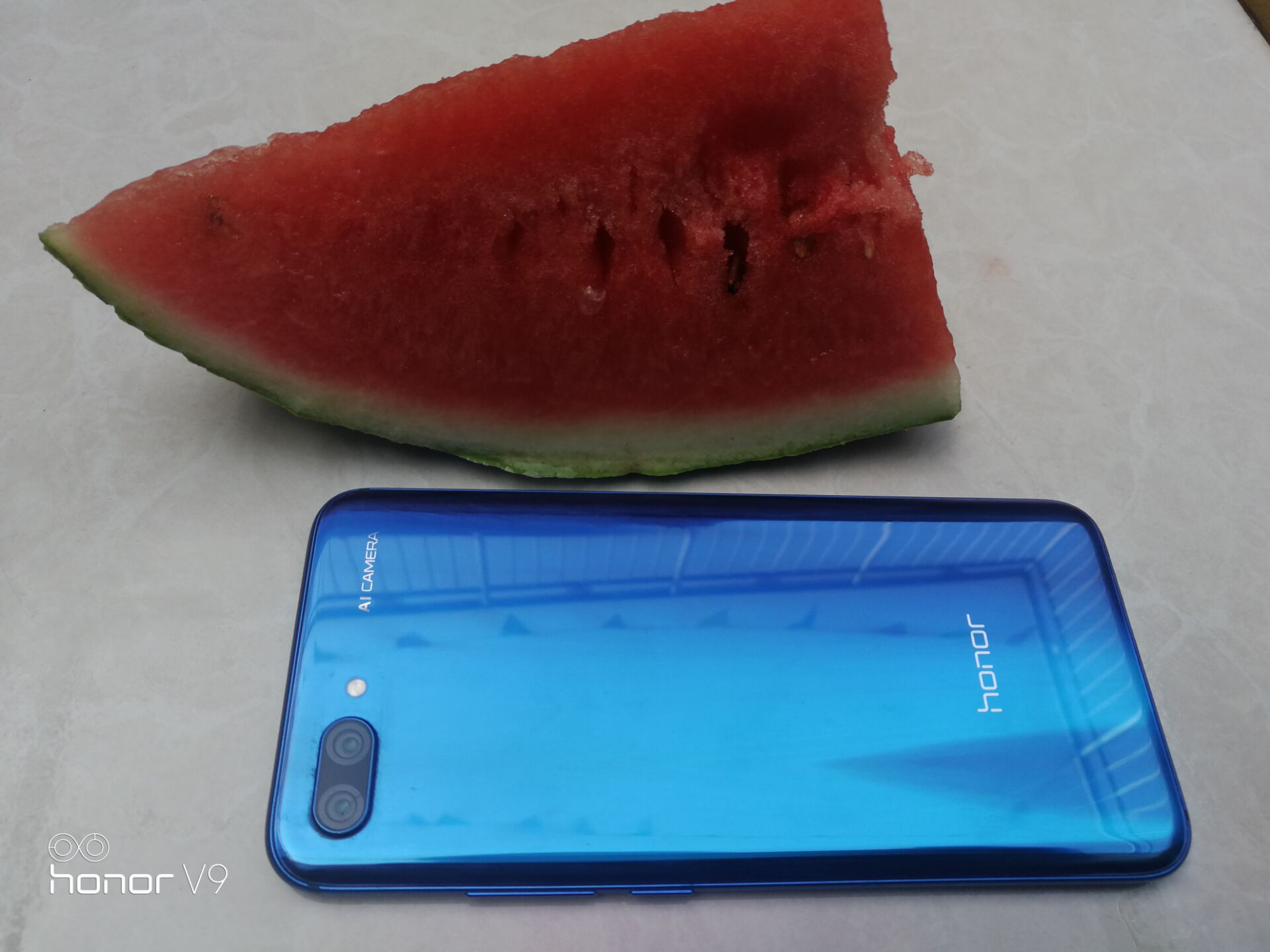 荣耀10和荣耀90哪个值得入手,荣耀v9和荣耀10哪个值得买