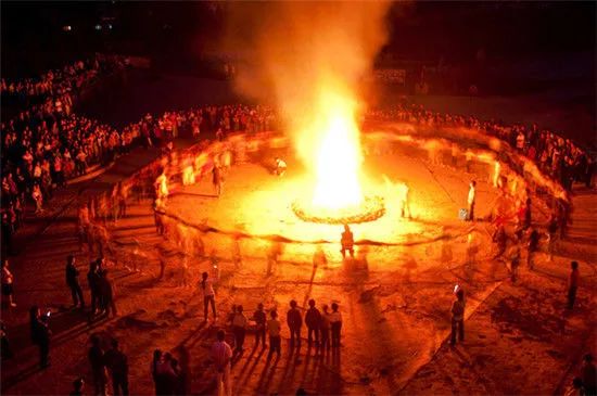 云南的火把节真热闹,云南最热闹的火把节