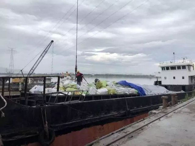 路边的东西不要买容易被骗,外贸货随便卖