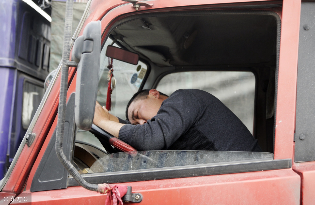 车贷压得我喘不过气来,每个月的车贷都压得我喘不过来气