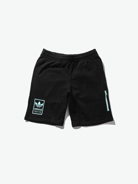 adidas重新开播,adidas新款鞋会降价吗