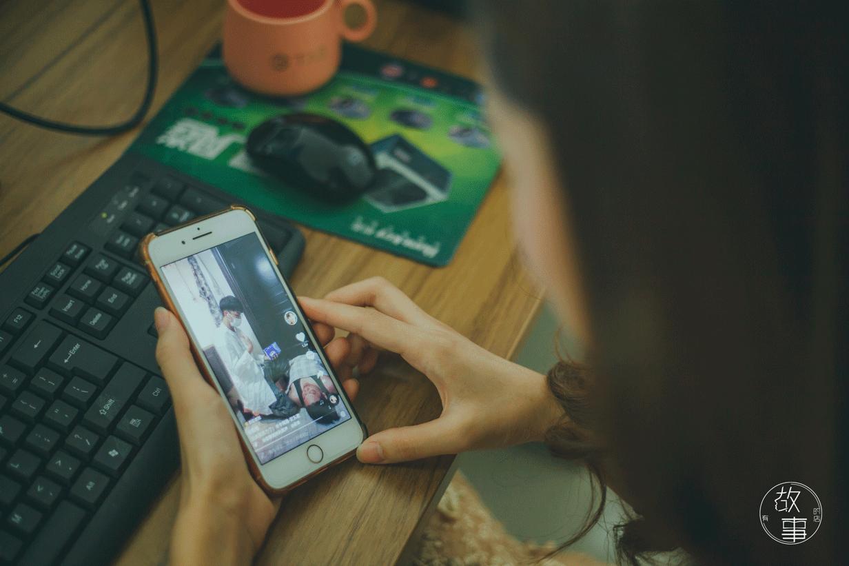 中国白手起家的95后,中国95后网红