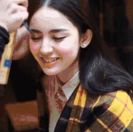 nars腮红液体和粉状,nars高潮腮红打在颧骨还是脸颊