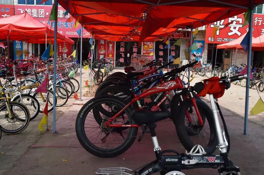 共享单车狂风刮过,“自行车第一镇”这个夏天有点凉