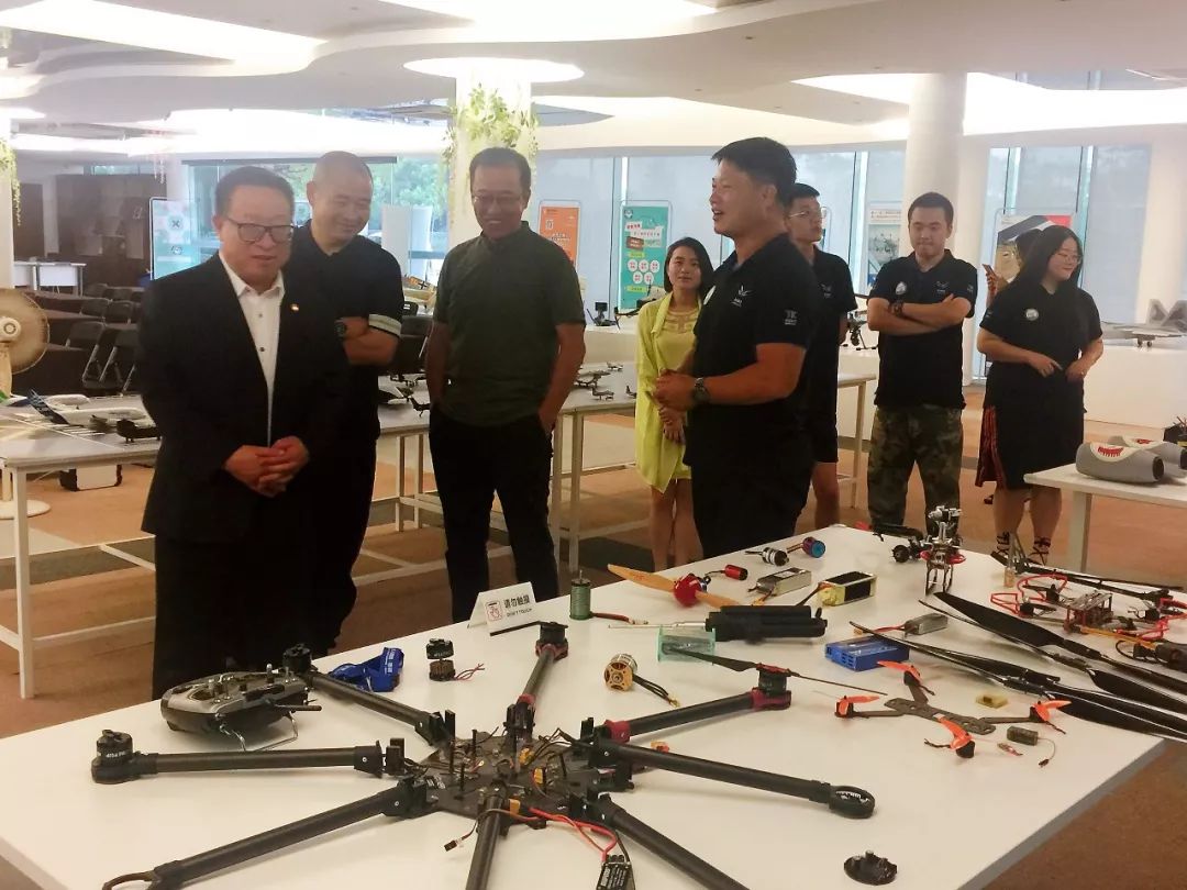 鍗庣灏旀棤浜烘満,骞垮窞鍗庣灏旀棤浜烘満鏈夐檺鍏徃鎷涜仒