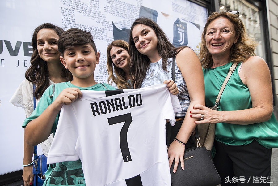 拜仁回应c罗传言,拜仁市场总监对c罗评价