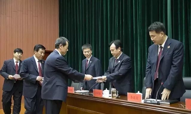 「献礼40周年」那年那月那些人温暖了谁的芳华