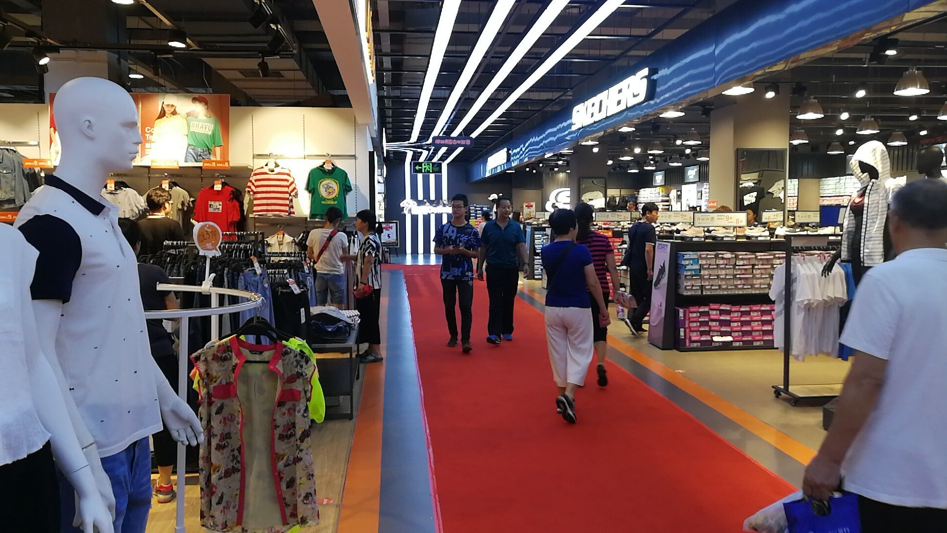 2千万的奥特莱斯,奥特莱斯耐克2折