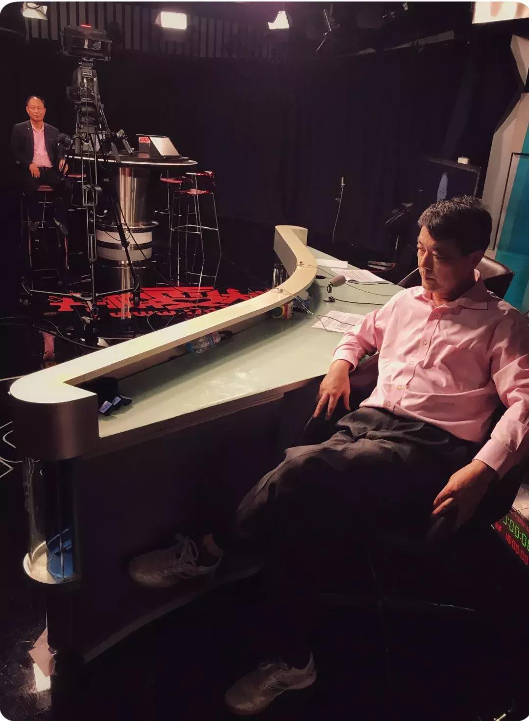 每晚6点，一百万上海男人都在干同一件事丨现在上海