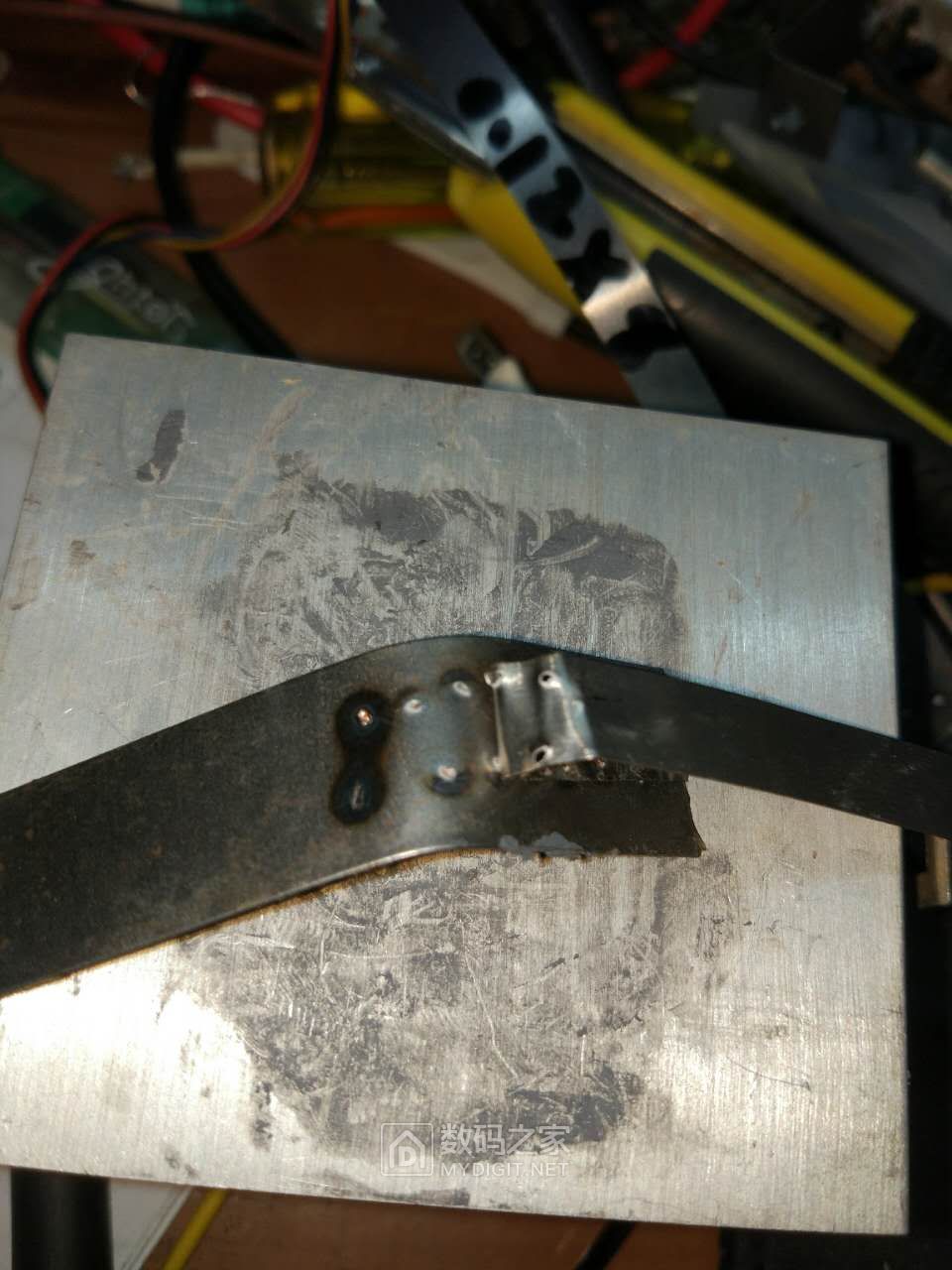 怎样拆微波炉变压器才能改点焊机,报废微波炉改点焊机