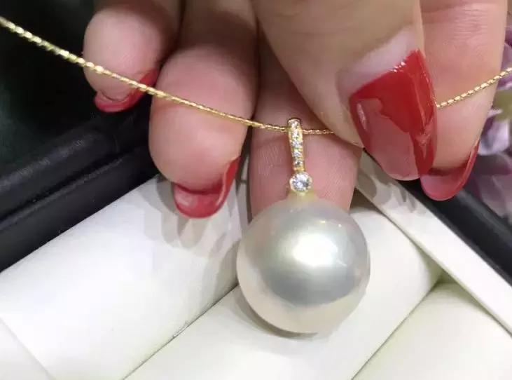 戴珍珠对女人有身体的坏处,长期戴银镯的女人会怎样