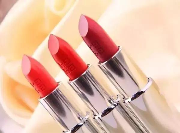 了解高档品牌化妆品,大牌化妆品简单几步就搞定