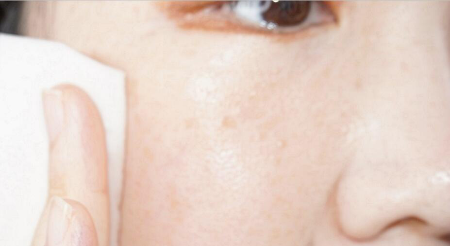 贝德玛卸妆水500ml和500g的区别 (bioderma贝德玛大瓶卸妆水怎么开)