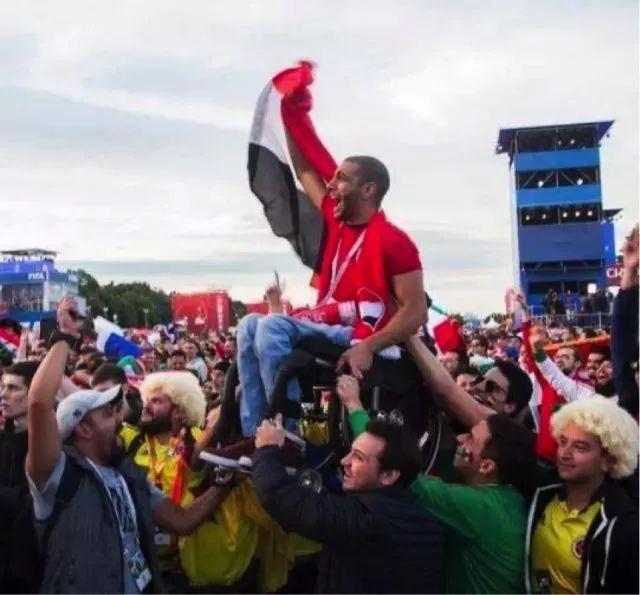 论一个人对足球的热爱,对足球哪方面感兴趣