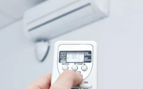 天热了,腰椎病却犯了!夏季腰椎间盘突出频发,该怎么办?