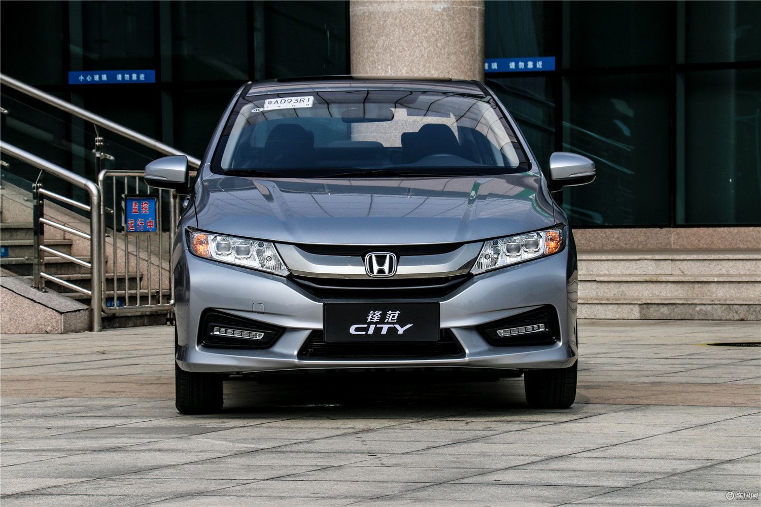 给媳妇买辆车代步用,适合给媳妇买的车