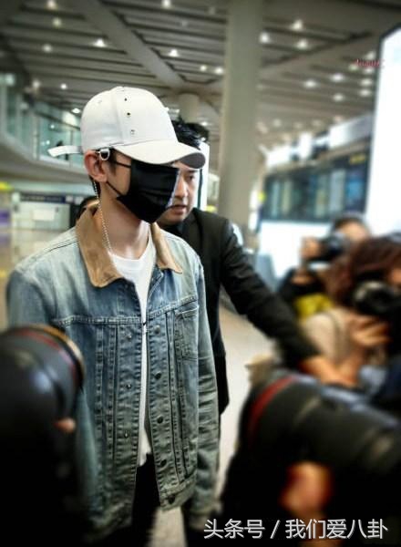 朱正廷蔡徐坤超甜对视害羞,朱正廷蔡徐坤高甜瞬间