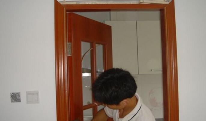 家庭室内装修门套不必要这样做,门套都是怎么装修的