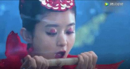 赵丽颖吹笛子舞剑,赵丽颖吹笛子的视频