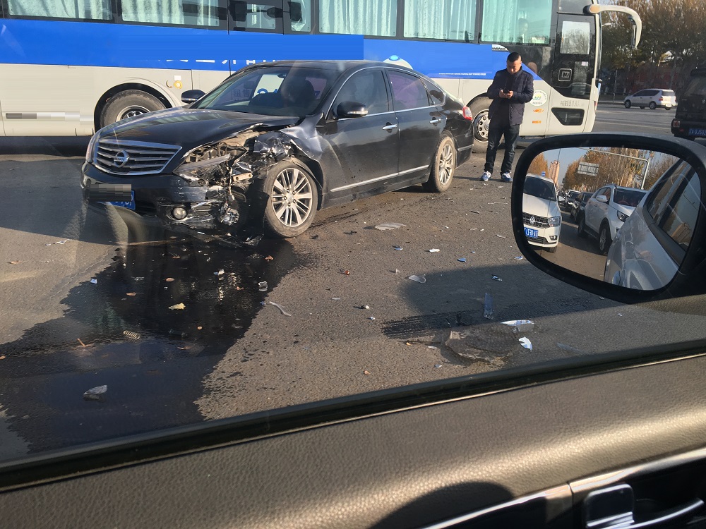 对方撞人了不闻不问怎么办,撞人了对方不负责怎么处理