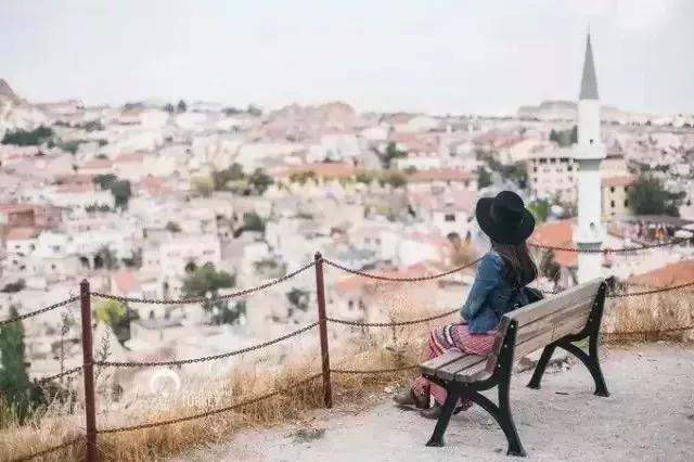 要多去旅行而非只是旅游,去旅行而不是旅游