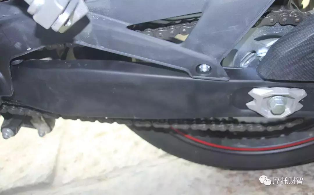 最新款隆鑫无极300rr,无极300rr19款和20款有什么区别吗