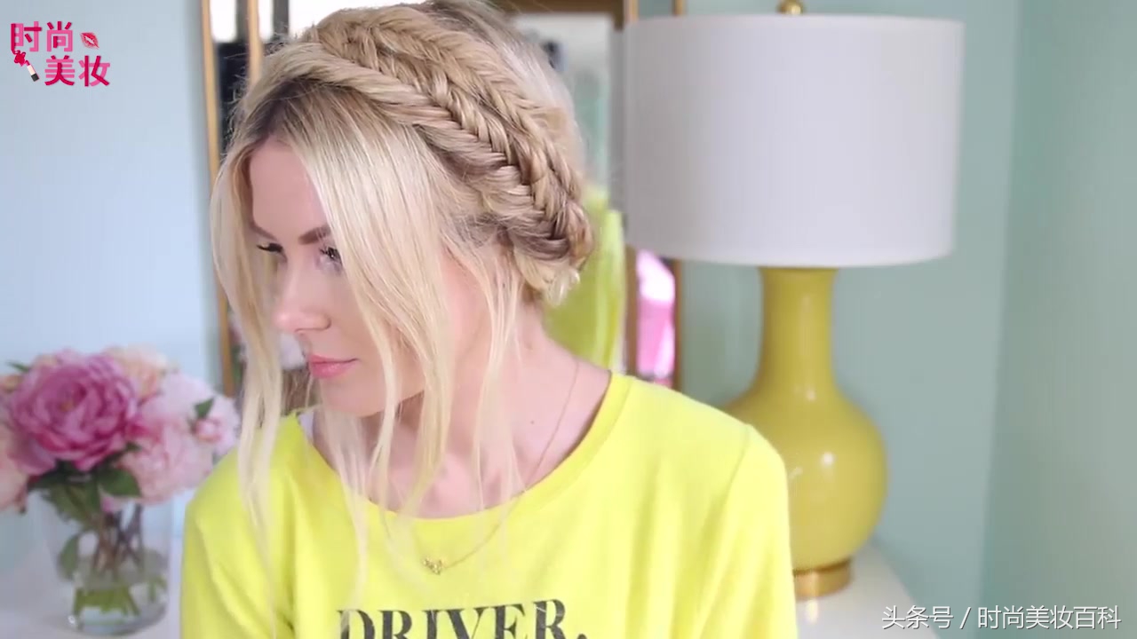 鱼尾扭扭夹盘发教程中短发,两边编发的低盘发简单好看教程