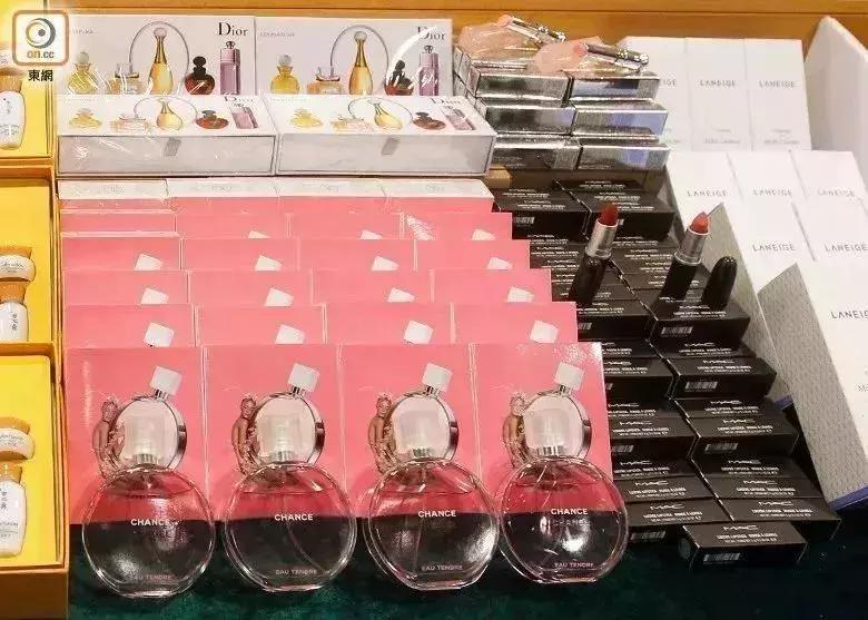 dior专柜花四万买假货后续,央视曝光海外代购