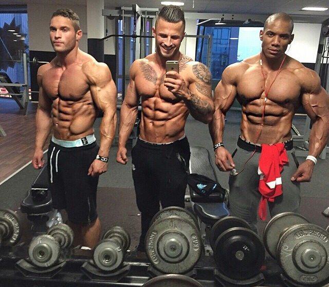 最近发现左右胸部不一样大小,为什么左右胸大小不一样