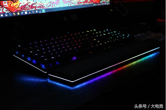 雷蛇光蛛键盘评测,雷蛇键盘猎魂光蛛精英版测评