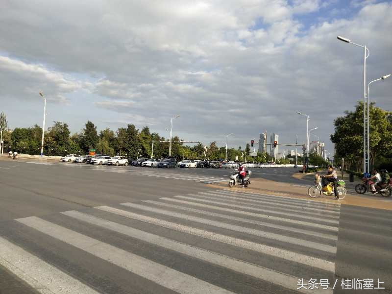 银川人看贺兰山,银川览山公园现在几点能看到日出