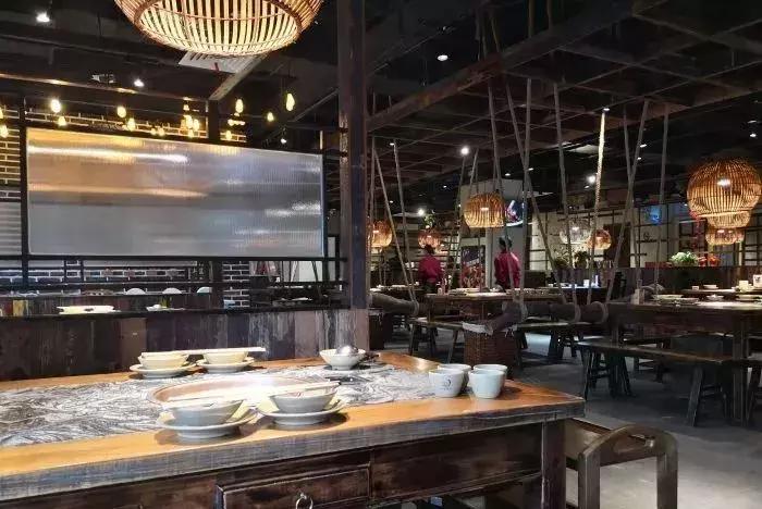 牛蛙火锅和毛肚火锅哪个受欢迎,魔都火锅店