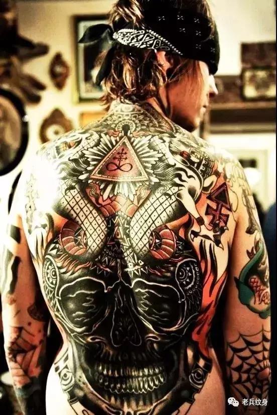 满背纹身后的注意事项和保养,满背纹身需要几次完成效果最好