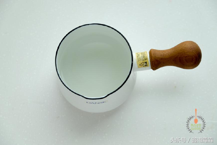 鸡蛋怎么煮蛋黄刚好可以流动,鸡蛋煮多久蛋黄会成型