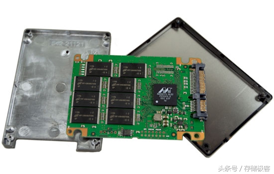 别当宝贝供着了！你待固态硬盘太过温柔，可能会让它死的更快