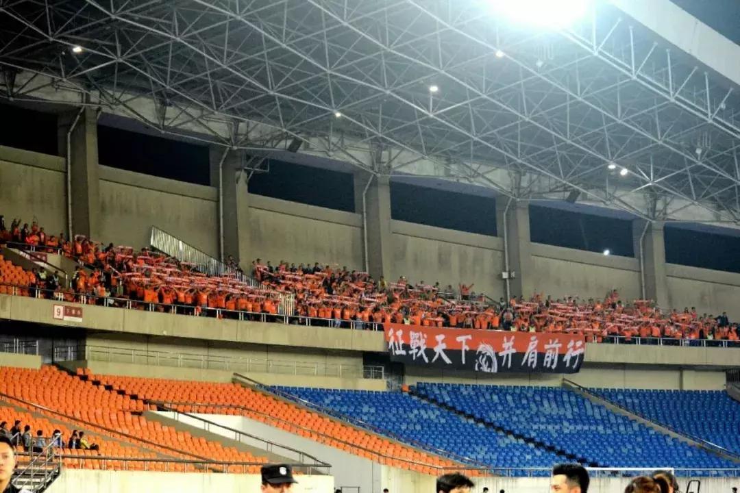 致大连球迷,致足球球迷