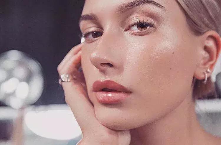 猫砂敷脸、蜜蜂毒疗，女明星怪异美容法真的有效？