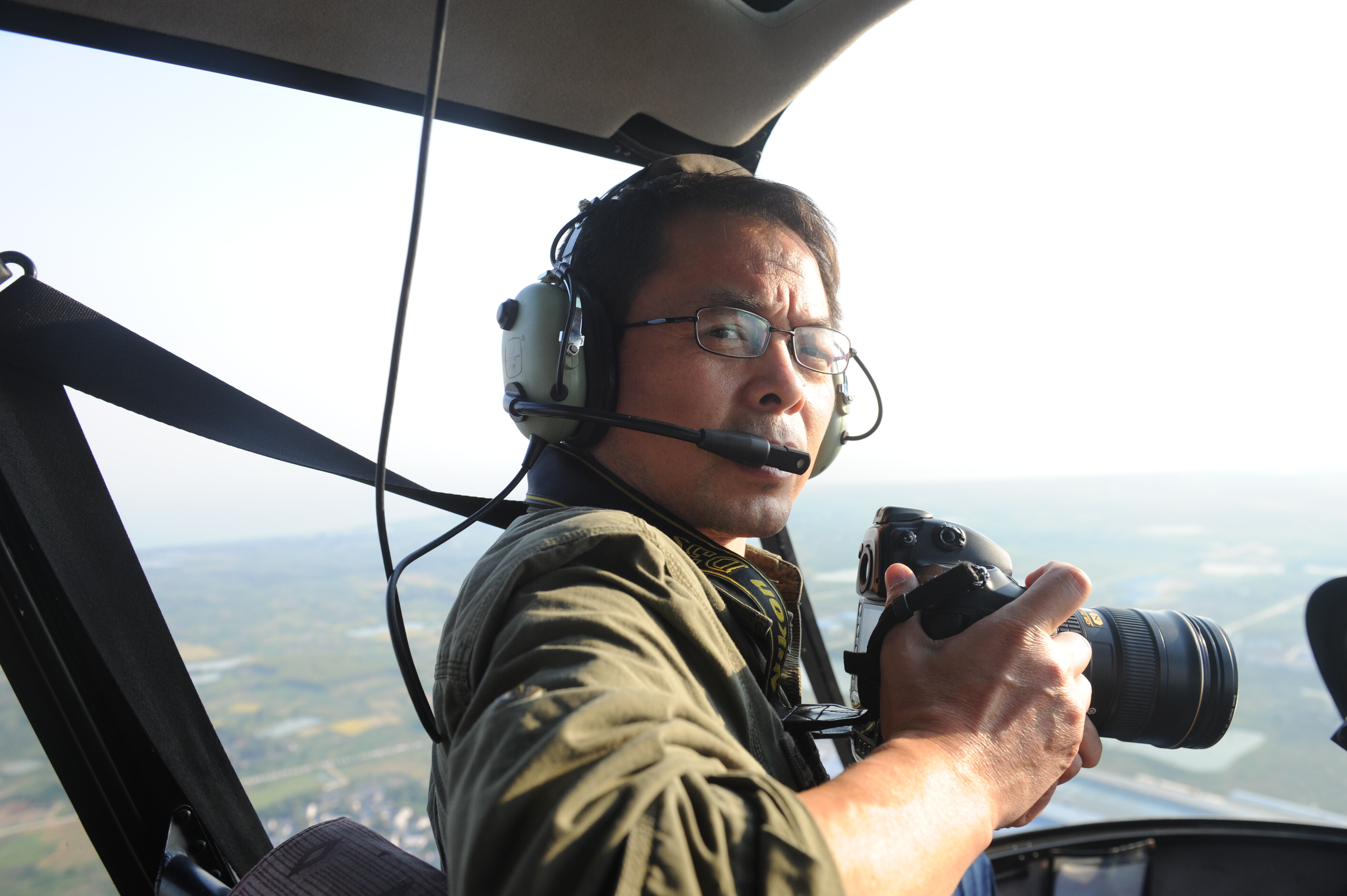 阅读量超6亿，用镜头救了140个困难家庭，从记者到自媒体网红咋炼