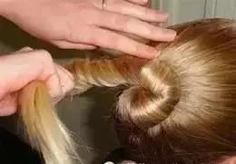 舞蹈盘头教程,简单快速的盘头方式