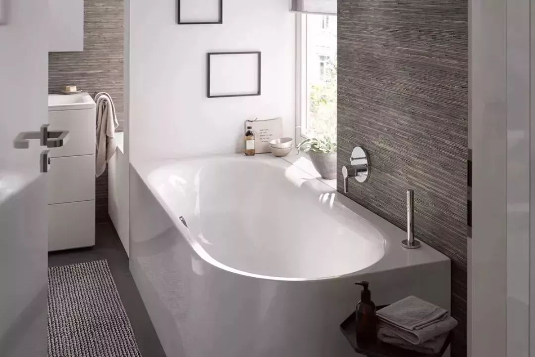 浴缸淋浴房设计,大空间浴缸淋浴房设计