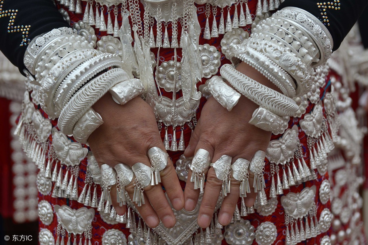怎么判断银饰是真银还是假银,怎么鉴别银首饰有没有铅